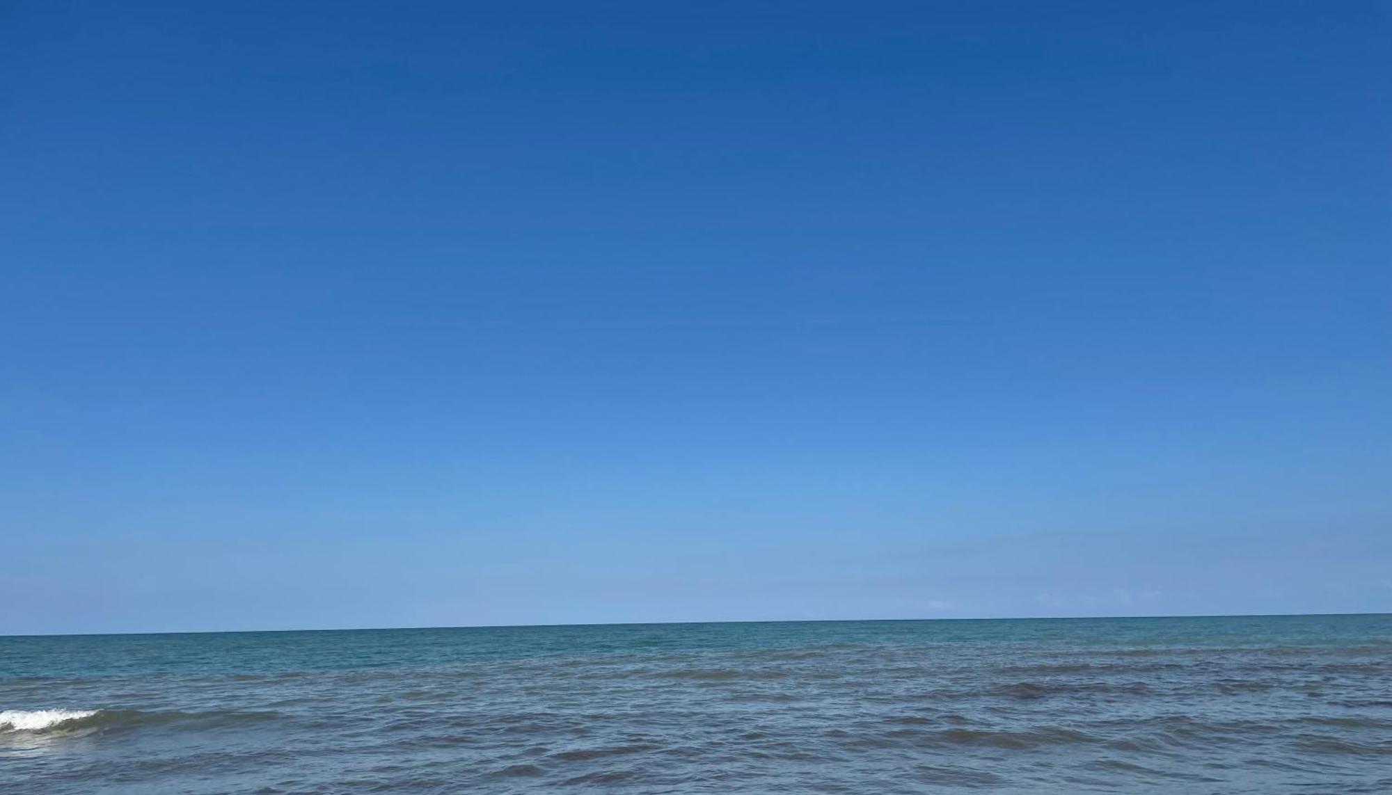 4 Personas, Amplias Terrazas Y 2oo Mt De La Playa *